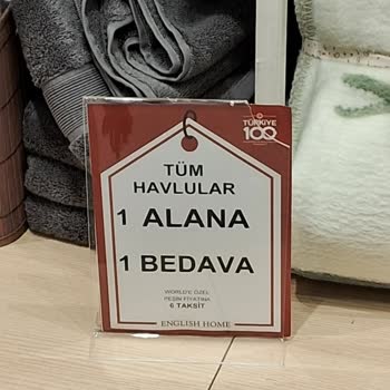 English Home Reklam Afisinde Farklı Kasada Farklı