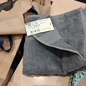 English Home Reklam Afisinde Farklı Kasada Farklı