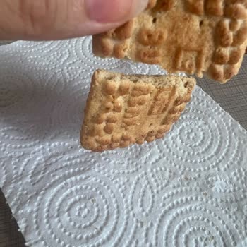 Eti Gıda Paket Bisküvi İçerisinde Yabancı Cisim Bulunması