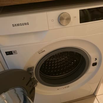 Samsung Çamaşır Makinesi Telefondan Müşteri Hatası Tespiti, Ücret İstemi