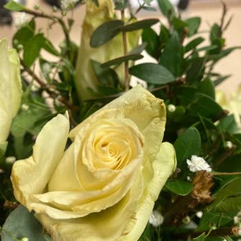 Çiçek Sepeti Solmuş Çiçekleri Ürün Görseline Uygun Buldu