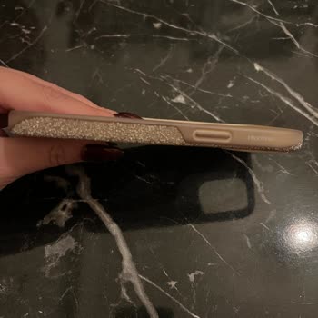 Swarovski чехол для телефона iPhone 13 Pro покрылся пятнами