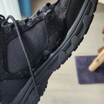 Skechers, Üretim Kaynaklı Yaşanan Kusuru Kabul Etmiyor!