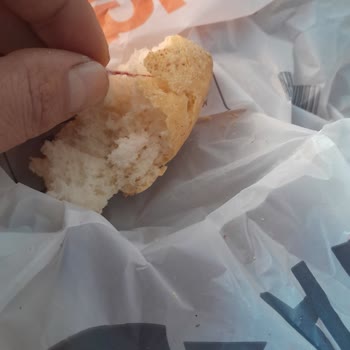 Migros'tan Aldığım Ekmekten Plastik İp Çıktı