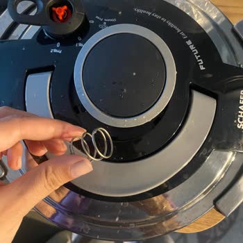 Schafer Düdüklü İlk Kullanımda Kırıldı