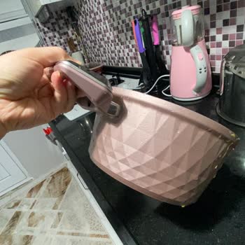 Karaca Züccaciye Granit Adı Altında Satılan Tencereler Granit Kaplama.