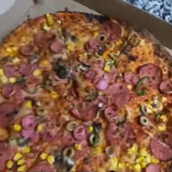 Mahmutbey PizzaLazza Şubenin Gönderdiği Pizza!