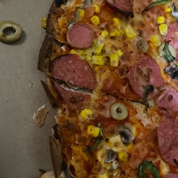 Mahmutbey PizzaLazza Şubenin Gönderdiği Pizza!