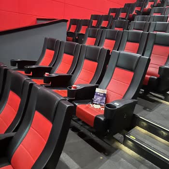 Avşar Sinemaları Sinema Salonu Hijyen Eksikliği