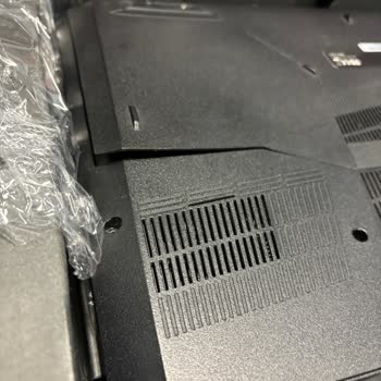 Monster Notebook Tamirde PC Kapağını Kırmışlar