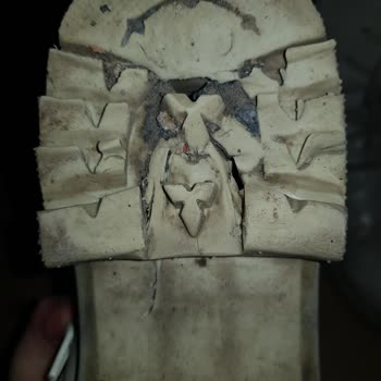 Togo Bayan Botu Erken Deforme Oldu