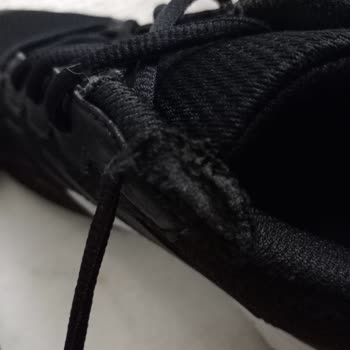 Adidas Ayakkabı Mağduriyeti Ve Yardımcı Olmayışı.