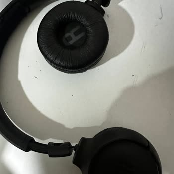 JBL Kulaklığım Kulağımdayken Kırıldı