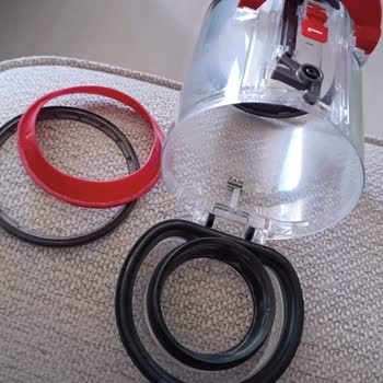 Dyson V12 Kırmızı Lastik