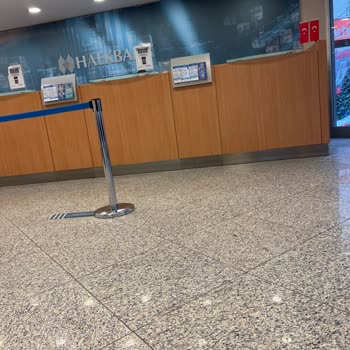 Halkbank T. C. Vatandaşlarına Yardımcı Olmuyor