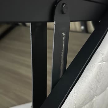 Bambi Yatak Sürtünme Yapıyor Ve Tam Açılmıyor