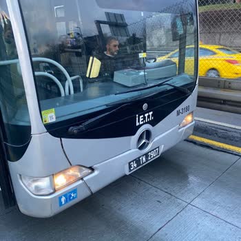 Metrobüs Şoförü M-3180 Şikayet