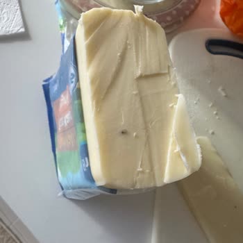 BİM Binvezir Kaşardan Kıl Ve Tahta Parçası Çıktı