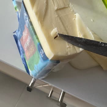 BİM Binvezir Kaşardan Kıl Ve Tahta Parçası Çıktı