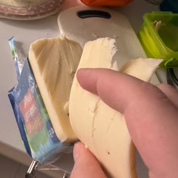 BİM Binvezir Kaşardan Kıl Ve Tahta Parçası Çıktı