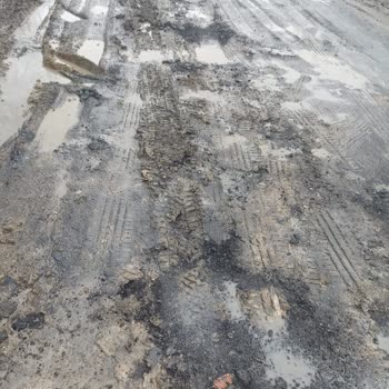 Arnavutköy Belediyesi Yol Yardım Çalışması