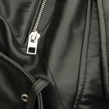 Zara Deri Ceket Deri Dökülmesi