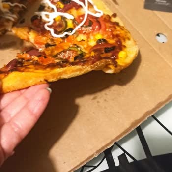 Yemeksepeti Pizza Hut İncecik Lahmacun Gibi Pizza