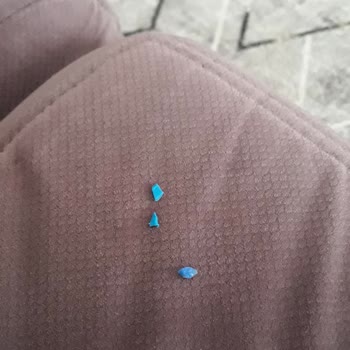 Maret Sucukta Mavi Plastik Parçalar