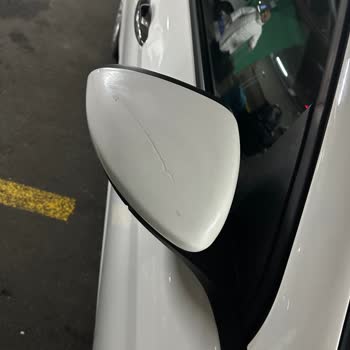 Europcar Sözünde Durmuyor, Arabaları Bakımsız, Çalışanları Umursamaz