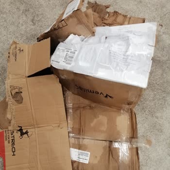 Yurtiçi Kargo Islak Ve Parçalanmış Ambalaj