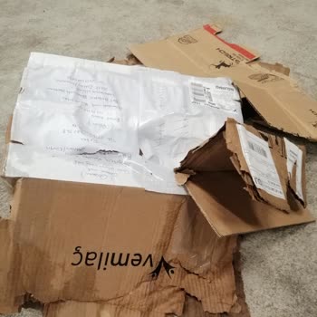 Yurtiçi Kargo Islak Ve Parçalanmış Ambalaj