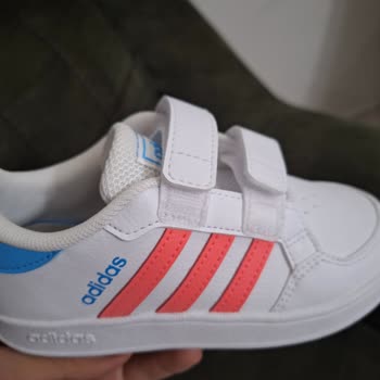 In Street Mağazasında Satılan Adidas'ın Orijinal Olmaması