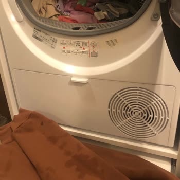 Arçelik 940KMI Kurutma Makinesi Buhar Yerine Su Fışkırtıyor