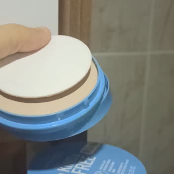 Rimmel London Pudra Yüzümde Sivilce Yaptı