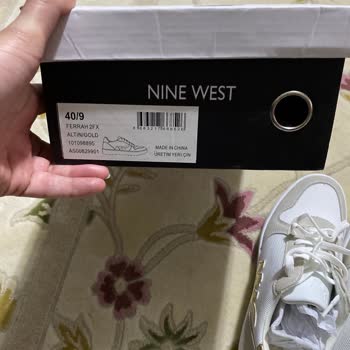 Nine West Teki Yanlış Numara Ayakkabı Gönderdi Yardımcı Olmuyor