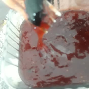 BİM İlkgün Çilek Reçelinin İçinden Kara Böcek Çıktı.