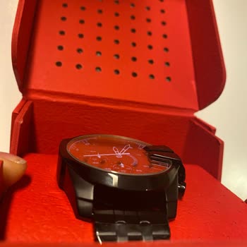 Saat Ve Saat Hasarlı Ürün Gönderip Ürününü Arkasında Durmamaları