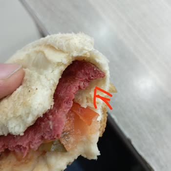 Köfteci Yusuf Sucuk Ekmekten Kıl Çıkması