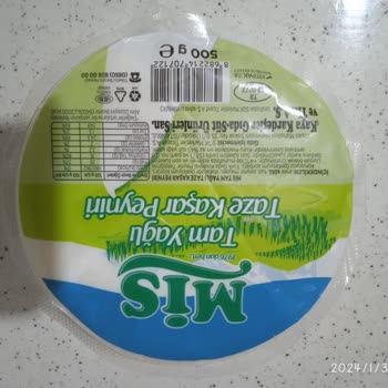 Mis Marka Kaşar Peynirini Kestiğimde İçinden Tel Çıktı.