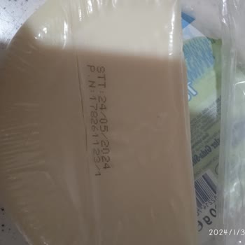 Mis Marka Kaşar Peynirini Kestiğimde İçinden Tel Çıktı.