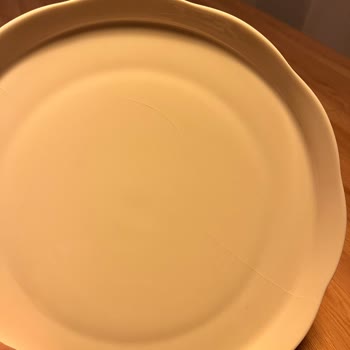 Korkmaz Mutfak Eşyaları Korkmaz Çatlayan Tabaklarının Arkasında Durmuyor!