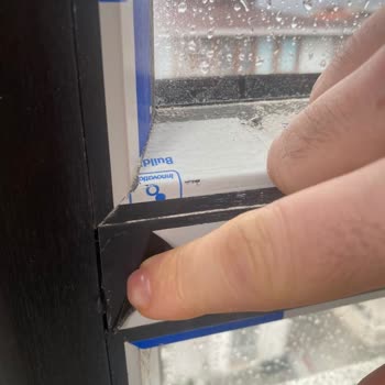 Egepen Pencereler Su Alıyor