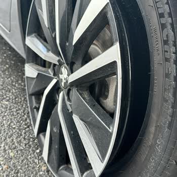 Peugeot Marka Aracımın Michelin Marka Lastikleri Parçalanması