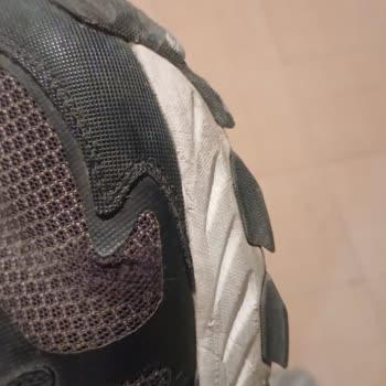 Skechers 4 Aylık Ayakkabı Yırtıldı