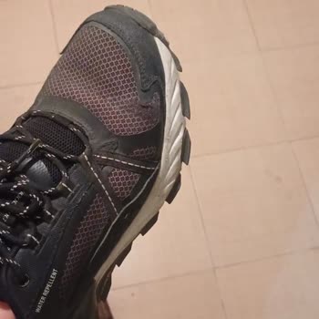 Skechers 4 Aylık Ayakkabı Yırtıldı