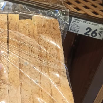 Şok Market Raflarında Küflü Ekmek