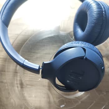 JBL 560BT Kulaklığım Sağ Eklem Yerinden Kırıldı