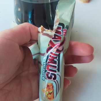 Eti Gıda Eti Maximus Çikolatadan Kıl Çıktı