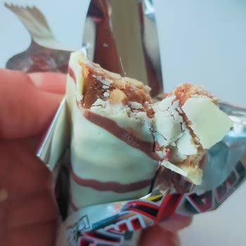 Eti Gıda Eti Maximus Çikolatadan Kıl Çıktı