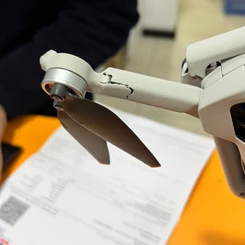 Dji Mini 4pro Bağlantı Kopması Sonucu Kontrolden Çıkıp. Yere Çakıldı